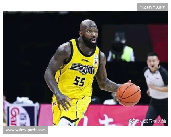 琼斯季前赛场均3抢断，荣登抢断榜首